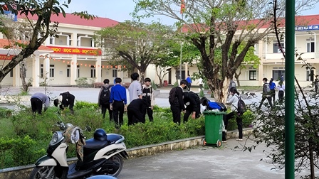 Hoạt động "Ngày thứ bảy tình nguyện" năm học 2024 - 2025