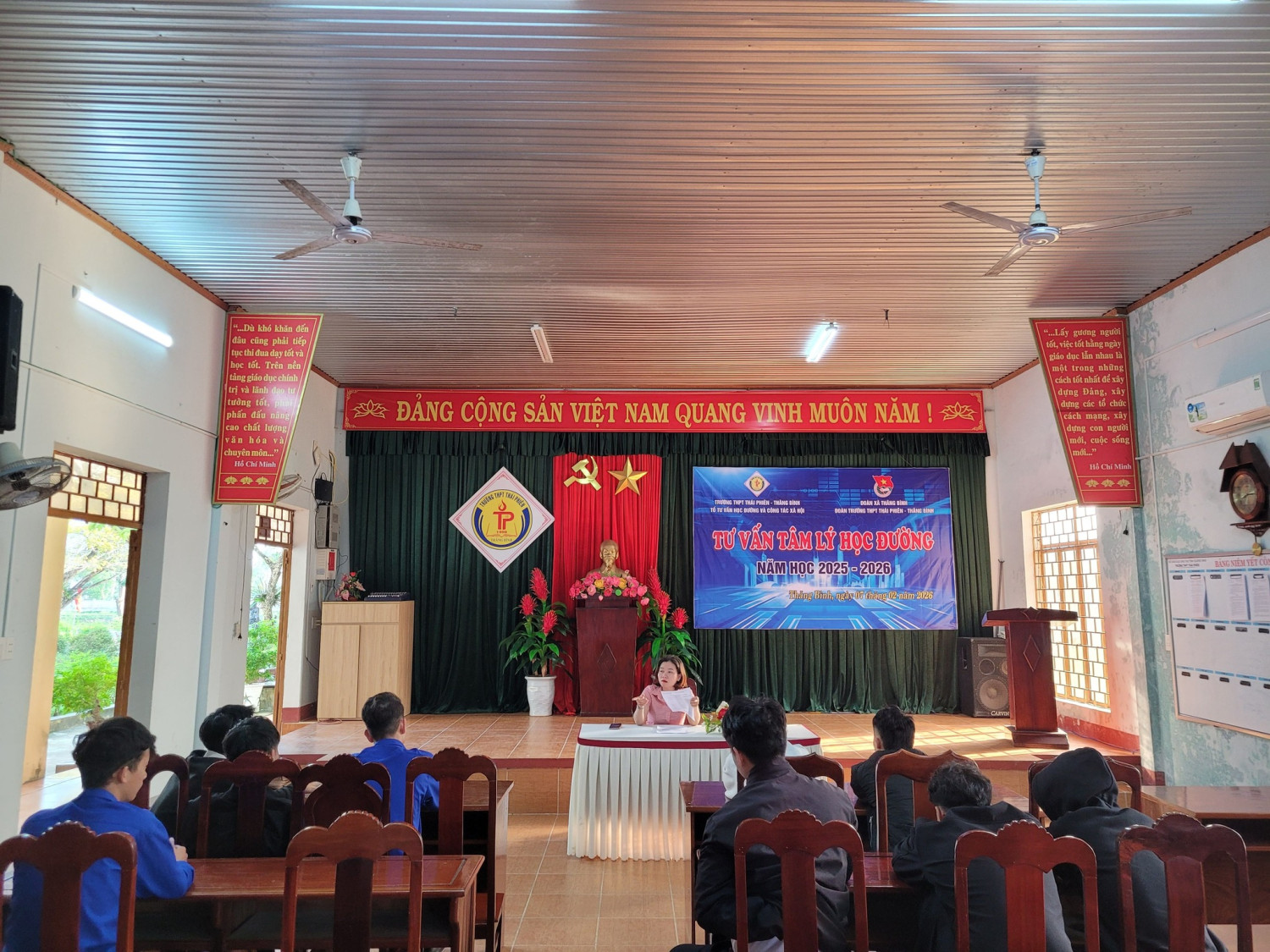 TỔ CHỨC TƯ VẤN TÂM LÝ HỌC ĐƯỜNG – ĐỒNG HÀNH CÙNG HỌC SINH TRONG HÀNH TRÌNH TRƯỞNG THÀNH