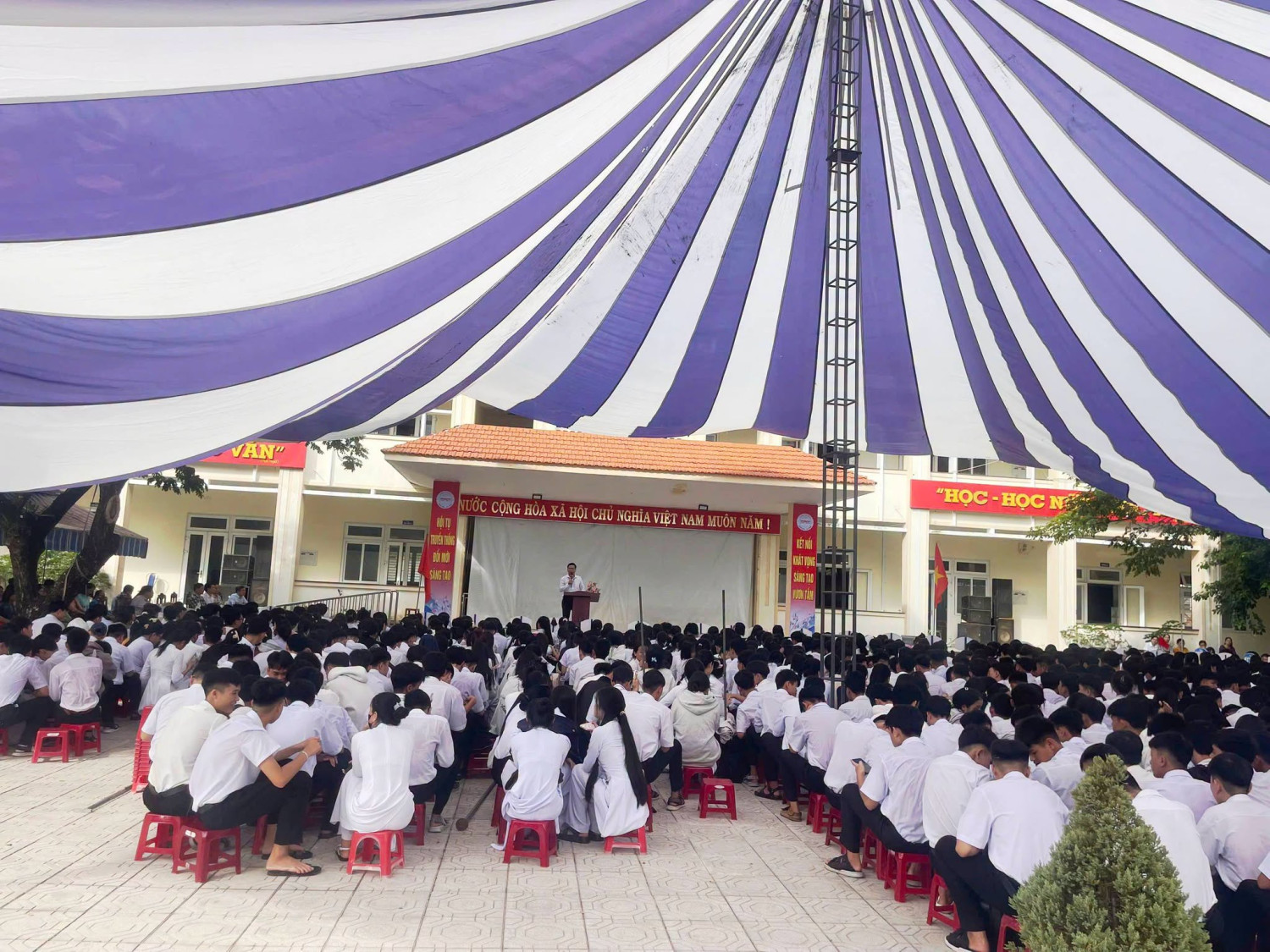 CHÀO CỜ ĐẦU NĂM HỌC MỚI – KHỞI ĐẦU MỘT HÀNH TRÌNH MỚI – ảnh 12