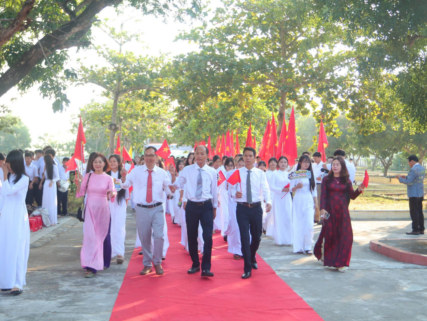 TRƯỜNG THPT TIỂU LA KHAI GIẢNG NĂM HỌC 2026 – 2027 – CHUNG MỘT MÁI TRƯỜNG, CÙNG MỘT KHÁT VỌNG – ảnh 16