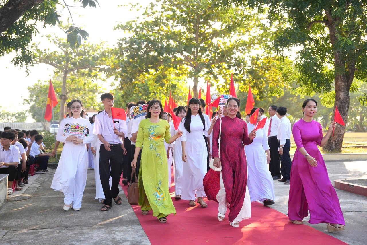 TRƯỜNG THPT TIỂU LA KHAI GIẢNG NĂM HỌC 2026 – 2027 – CHUNG MỘT MÁI TRƯỜNG, CÙNG MỘT KHÁT VỌNG – ảnh 14