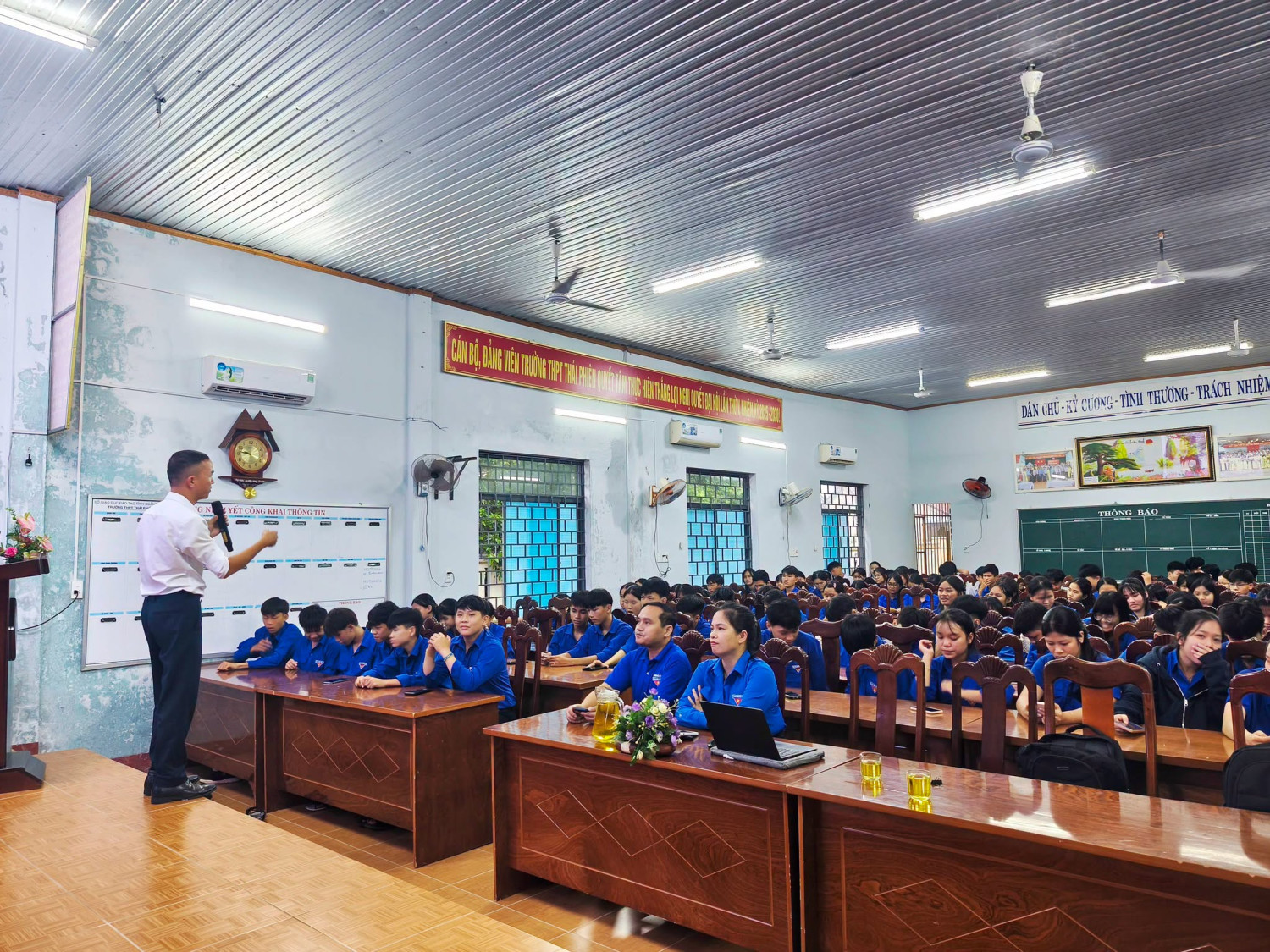 THPT TIỂU LA HƯỞNG ỨNG NGÀY CHUYỂN ĐỔI SỐ QUỐC GIA 10/10 – LAN TỎA PHONG TRÀO “BÌNH DÂN HỌC VỤ SỐ” – ảnh 9