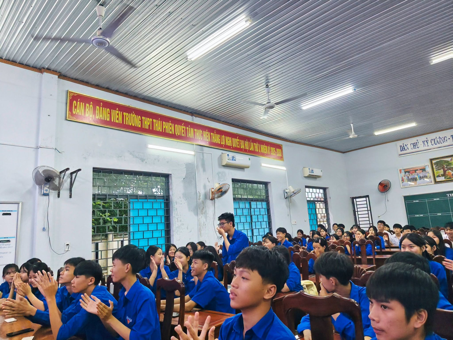 THPT TIỂU LA HƯỞNG ỨNG NGÀY CHUYỂN ĐỔI SỐ QUỐC GIA 10/10 – LAN TỎA PHONG TRÀO “BÌNH DÂN HỌC VỤ SỐ” – ảnh 18